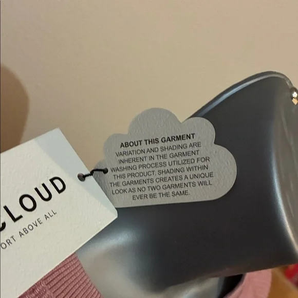 All Cloud Women's Pink corduroy Long Sleeve Top NWT Florida - Picture 6 of 11